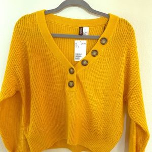 Brand New H&M sweater with cute button detail!
